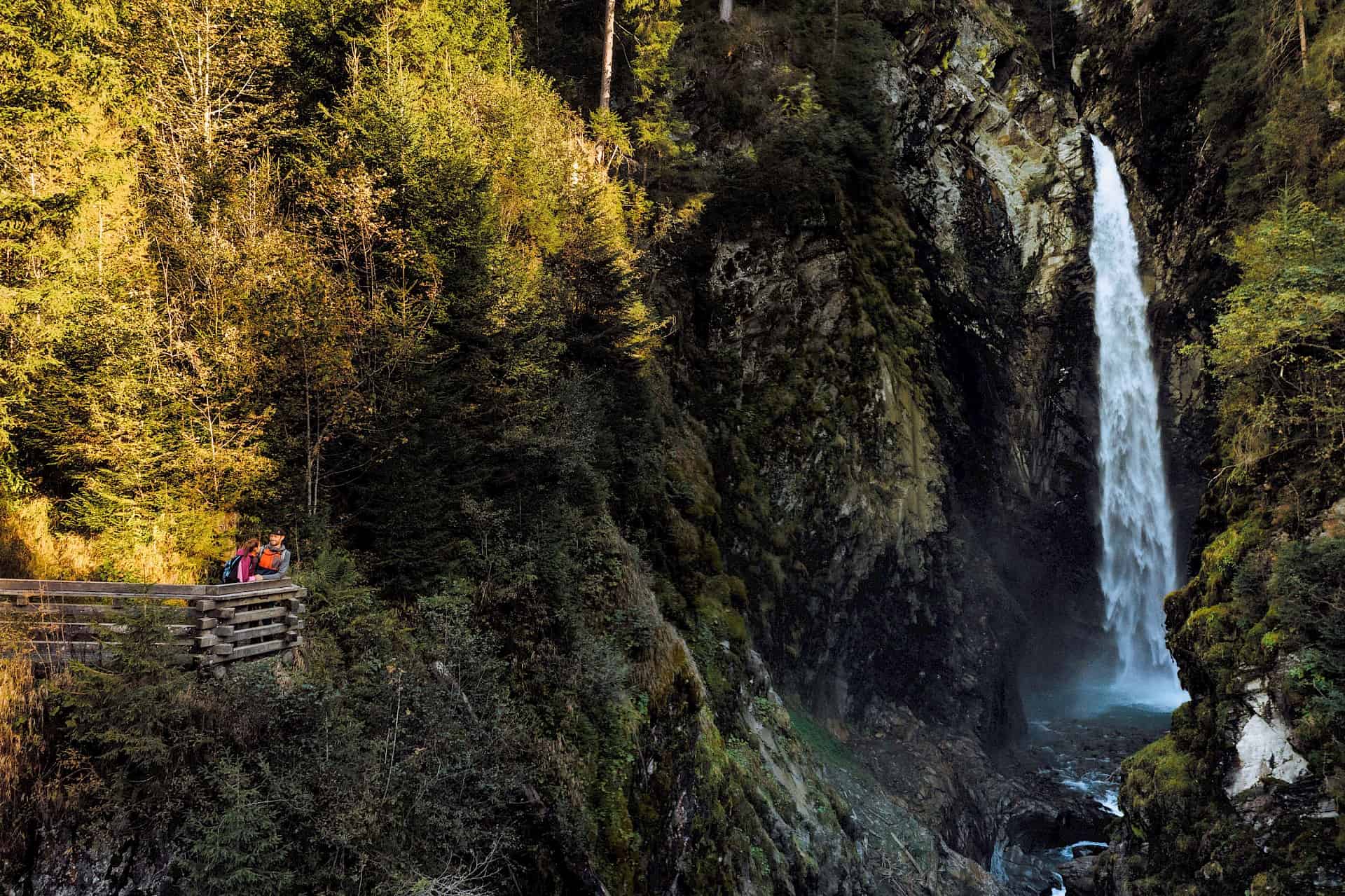 Wandern beim Untersulzbachtal-Wasserfall